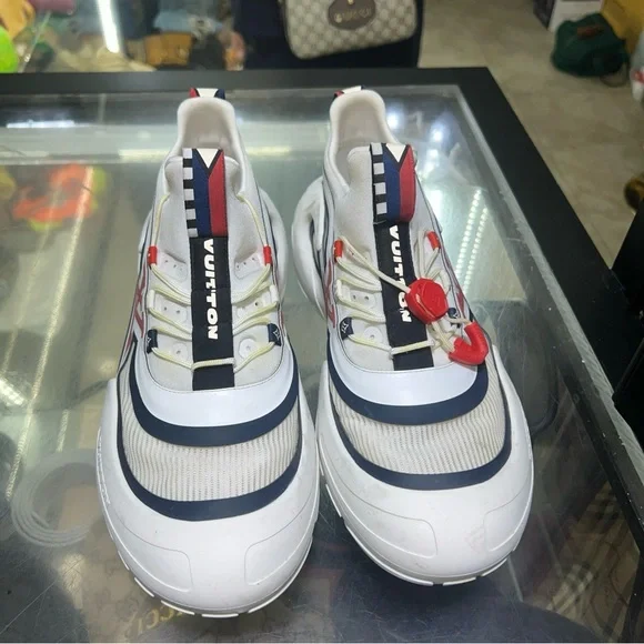Louis Vuitton | Shoes | Louis Vuitton Barracuda Sneaker Us  display picture 3